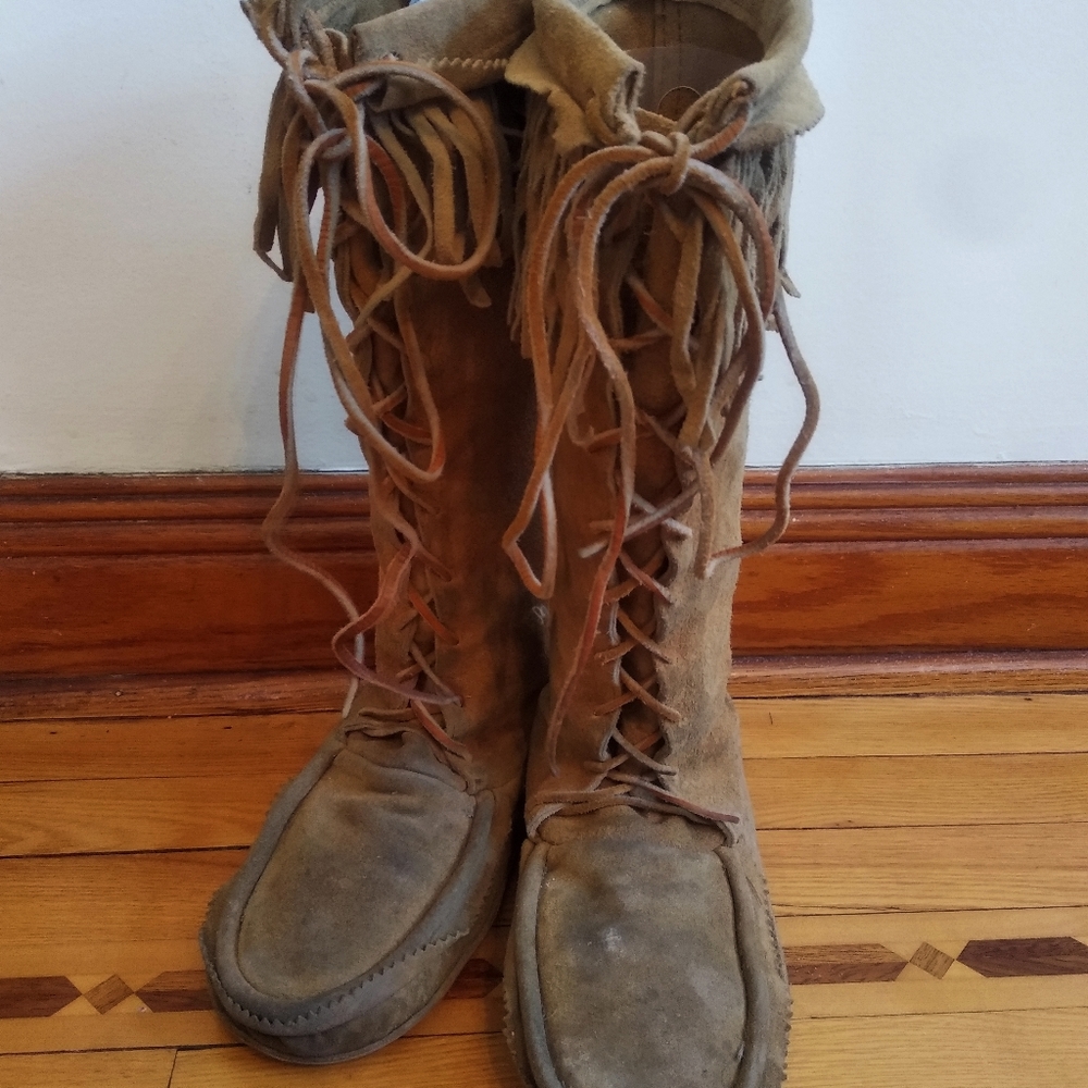 Vintage Yukon Fringe Moccasin/Mukluk Boots